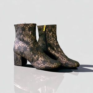 NWT Unisa  Unkiannaa Brocade   Ankle Boot Sz 10